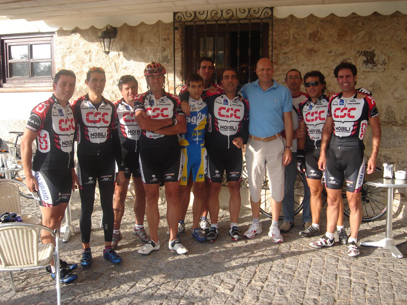 Vuelta 2007. CSC con el Jefe Internacional